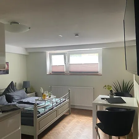 Schick Hamburg Апартаменты *